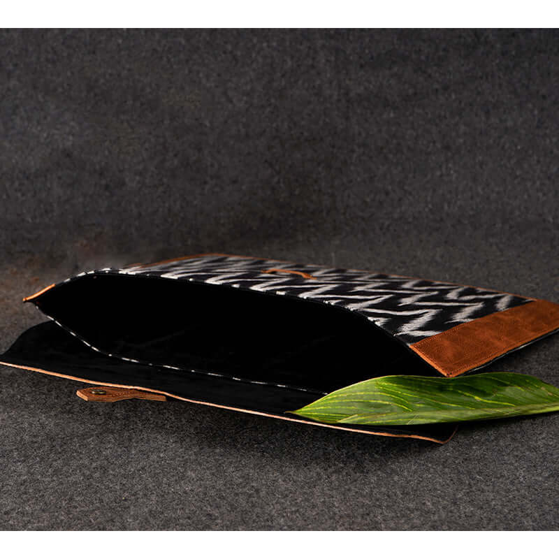 laptop sleeve open image