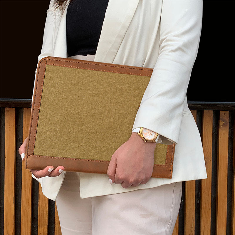 a4 paper folder lifestyle