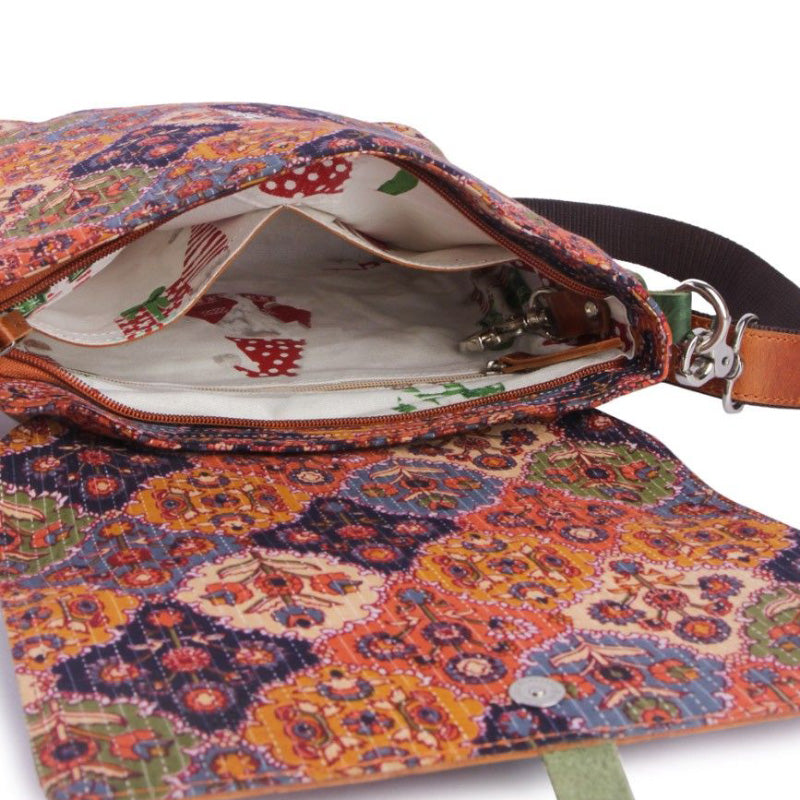 zipper inside floral purses and handbags