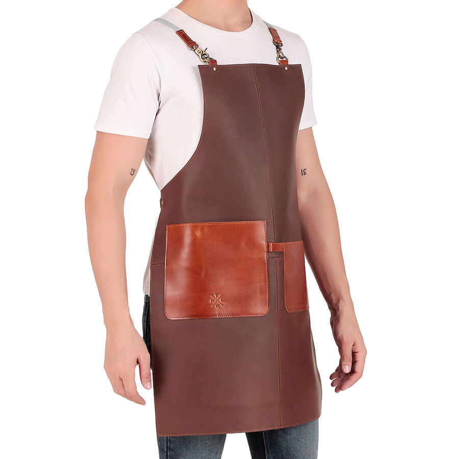 Chef-style BBQ apron with pockets and name customization