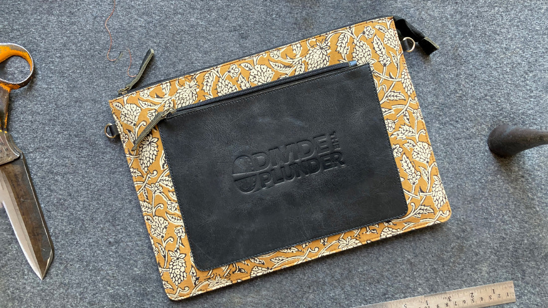 laptop sleeve banner with scissor